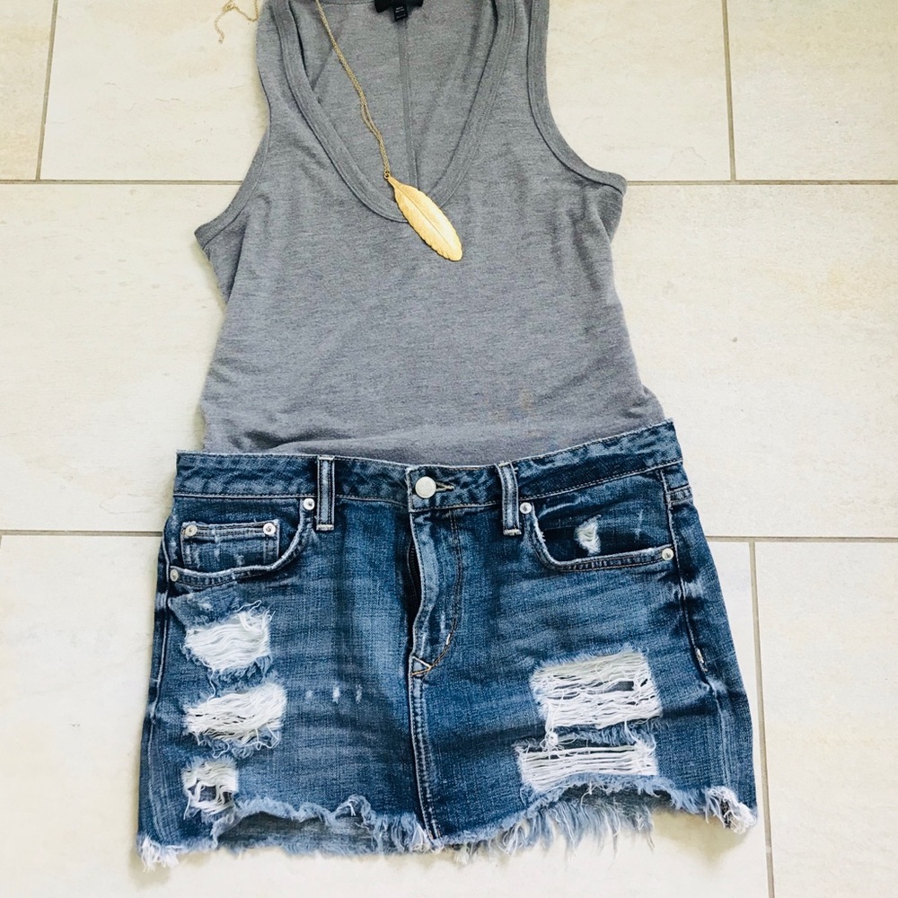 **Adorable Jean Skirt, size 28